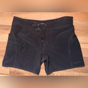 Retired Patagonia Women’s Meridian Board Black Shorts SIZE 6